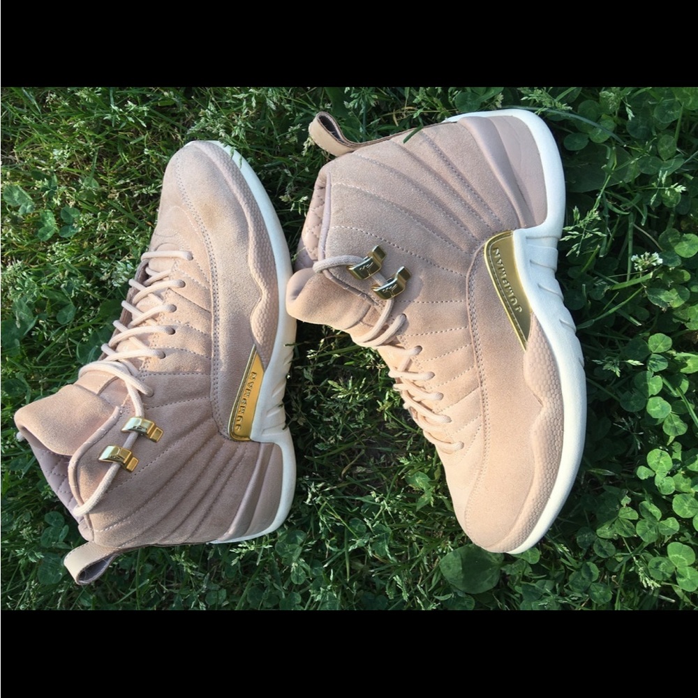 God condition 7.5 no box worn 12 Jordan’s vachetta